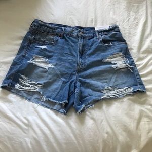 Women’s American Eagle ripped (mom) denim shorts